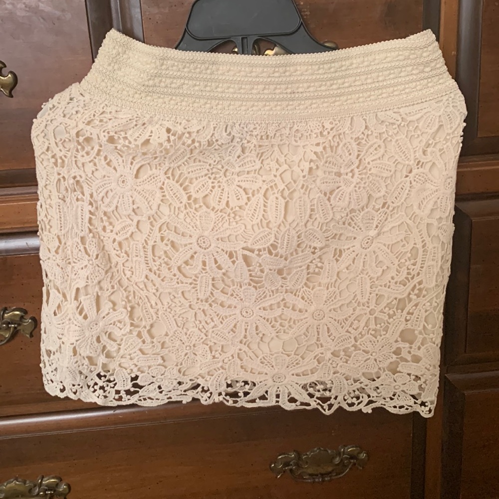 textured short skirt